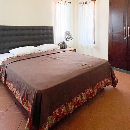 Kelapa Guest House Jimbaran Redpartner Bali Luaran gambar